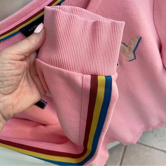 Tommy Hilfiger Bubble Gum Pink Crewneck Tommy French Terry Sweatshirt Casual - Picture 5 of 12